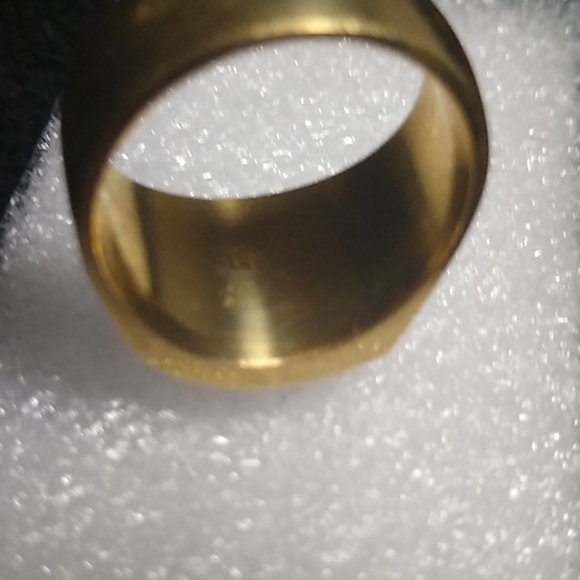 Mens 18k ring. Size as US nickel coin. - Picture 5 of 8